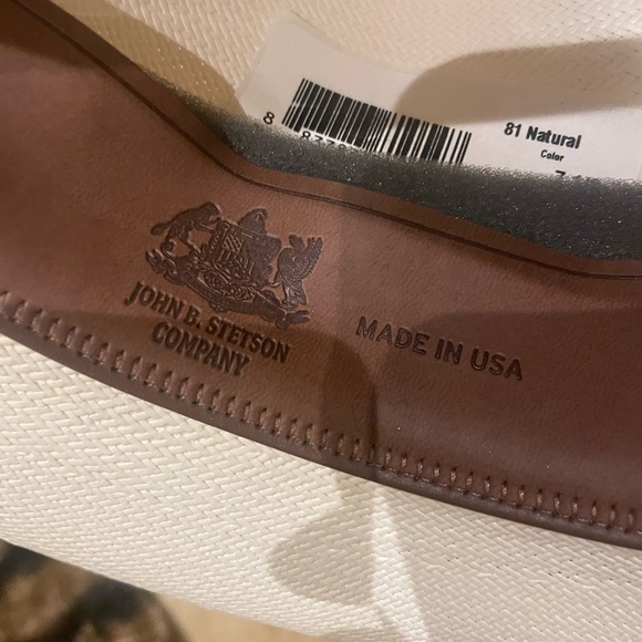 Elegant White Fedora with Brown Band - Picture 3 of 8